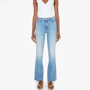 NWT MOTHER The Weekender Fray Flare Jeans in Glow Up Light Blue 29